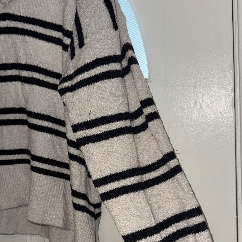 Striped V-Neck Sweater - Picture 4 of 6